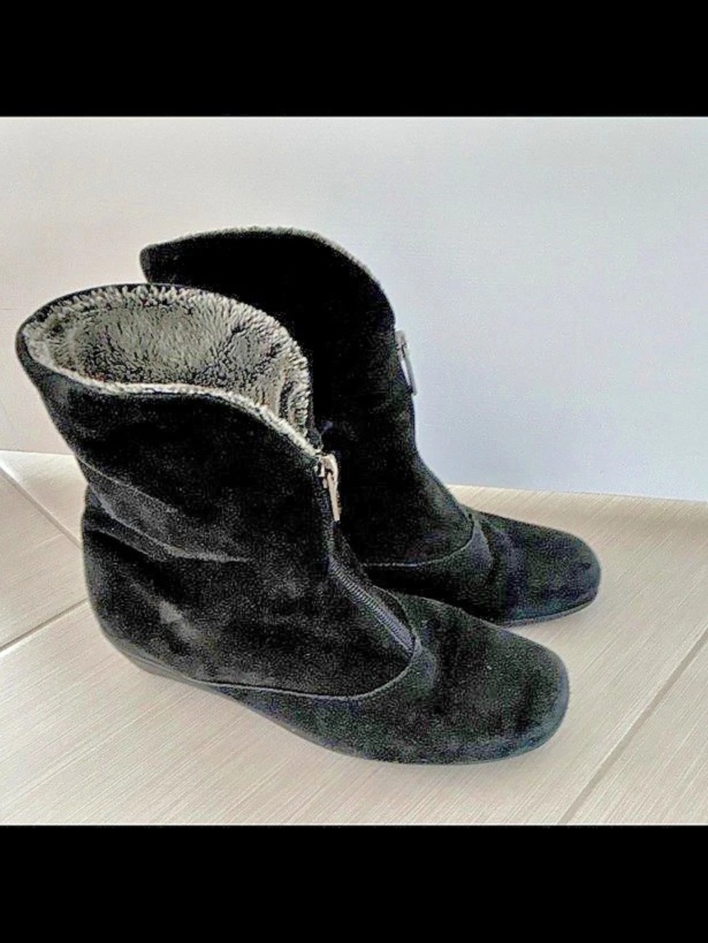 La Canadienne Evitta boots with cozy fleece lining, 7.5 W